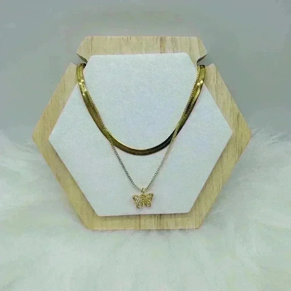 Butterfly Layered Necklace in Gold - Picture 4 of 6